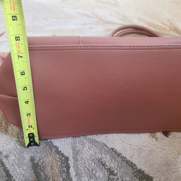 Benoss Milan Overnight Bag - Picture 6 of 12